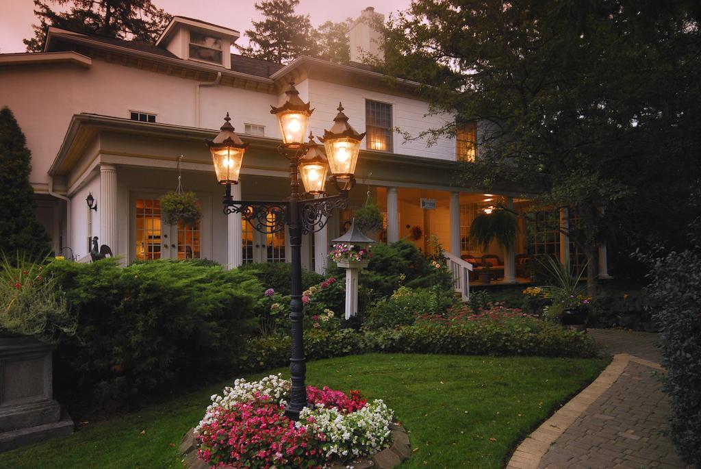 Brockamour Manor Bed And Breakfast Niagara-on-the-Lake Exterior foto